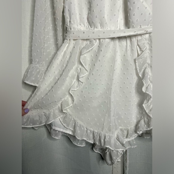 BB Dakota White Swiss Dot Long Sleeve Romper Small - Picture 7 of 8